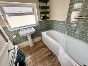 Family Bathroom- click for photo gallery